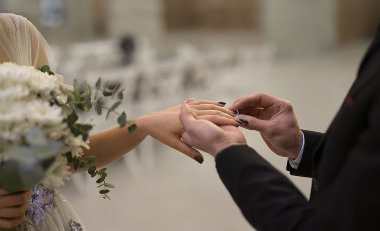 exchanging rings at engagment cermoney